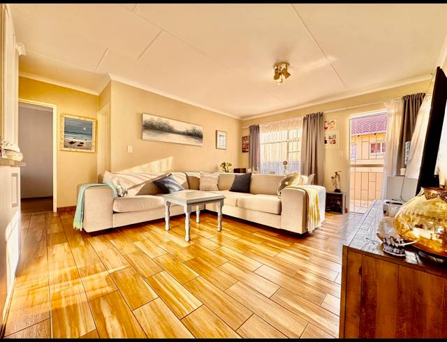 2 BEDROOM SECTIONAL TITLE FOR SALE IN MEYERSDAL